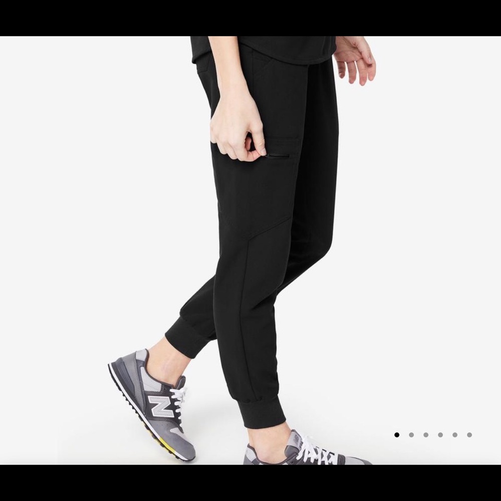 Black FIGS Zamora Joggers